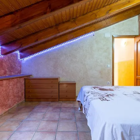 Hauzify I Casa Sant Gregori Holiday home *